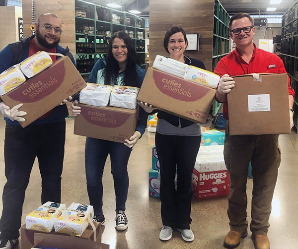 West Dallas ministry meets needs with drivethrough service