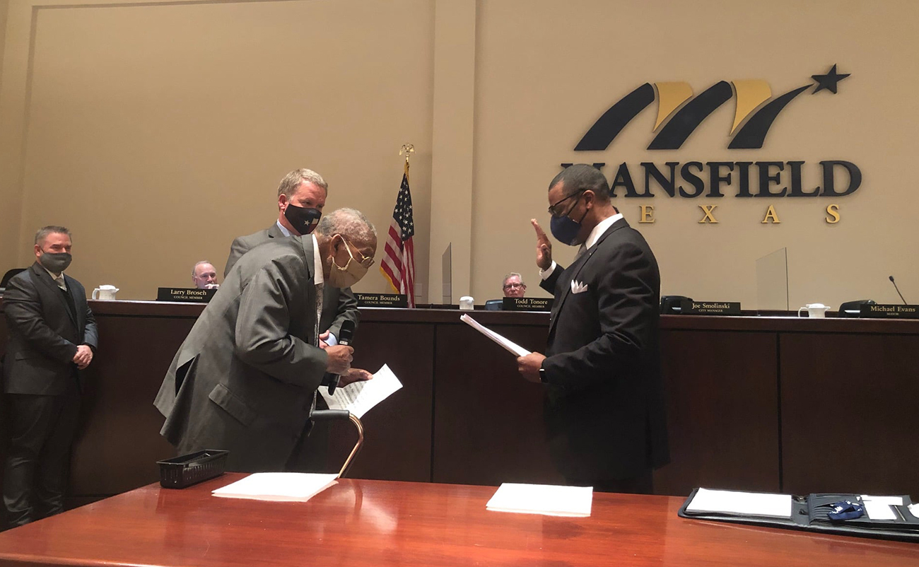 Around the State Pastor Evans sworn in as Mansfield mayor