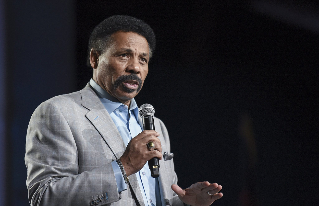 Tony Evans ‘fell short,’ steps down from pastoral duties